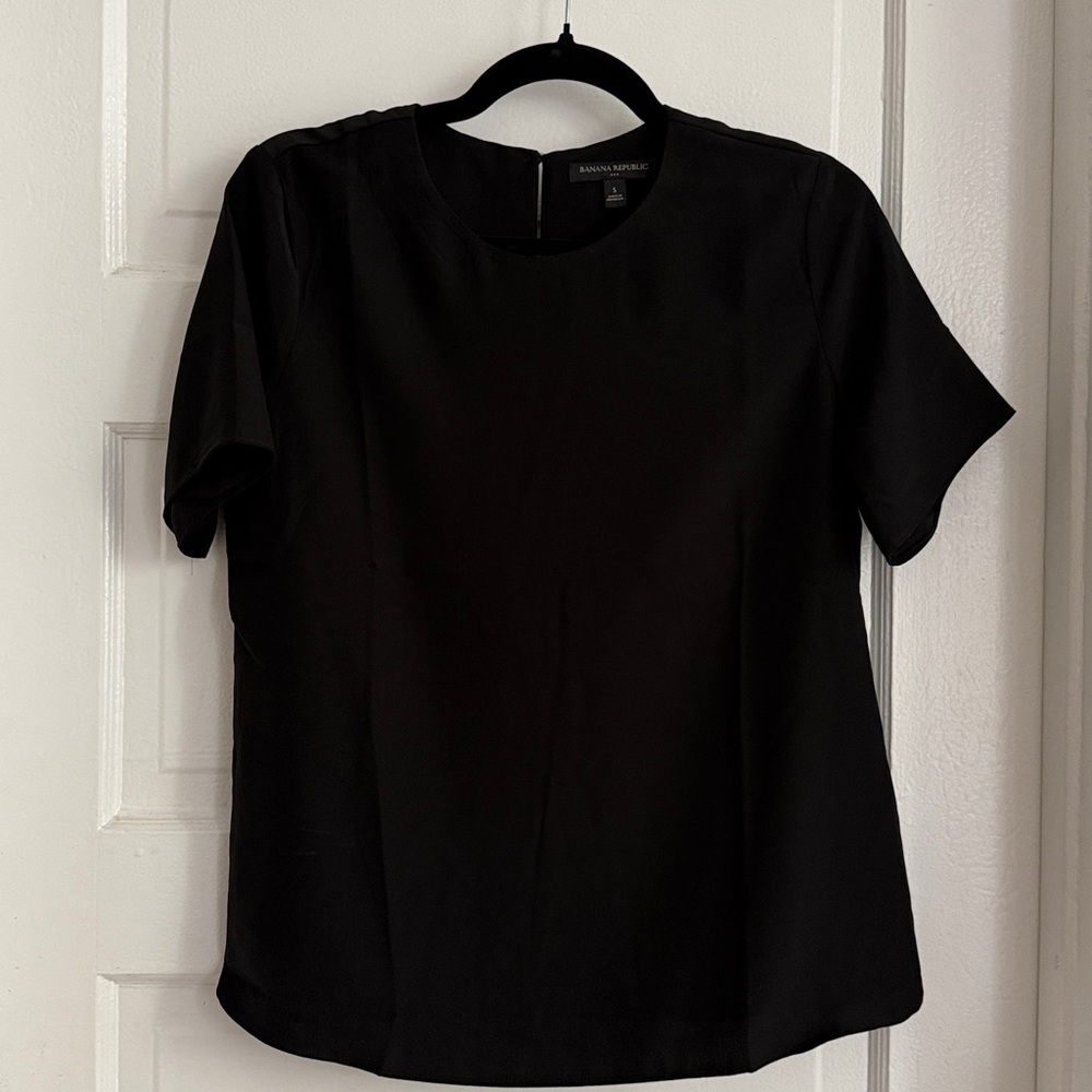 Banana Republic Elegant Black Short Sleeve Blouse